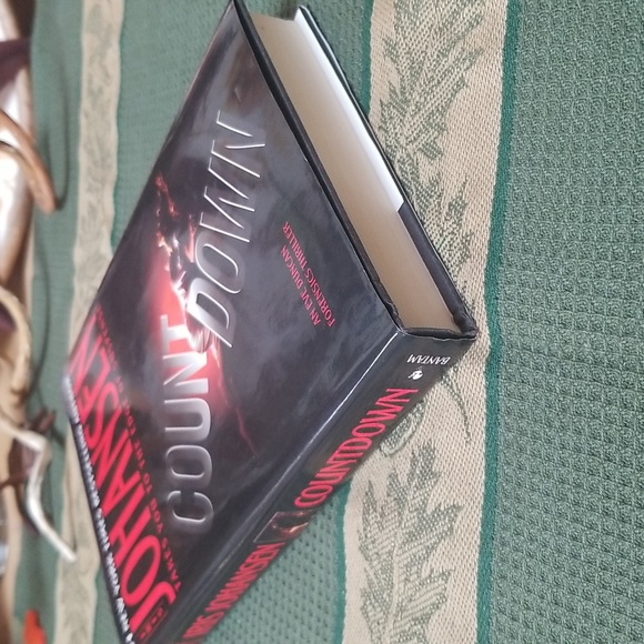 📚IRIS JOHANSEN NOVEL - Picture 5 of 6